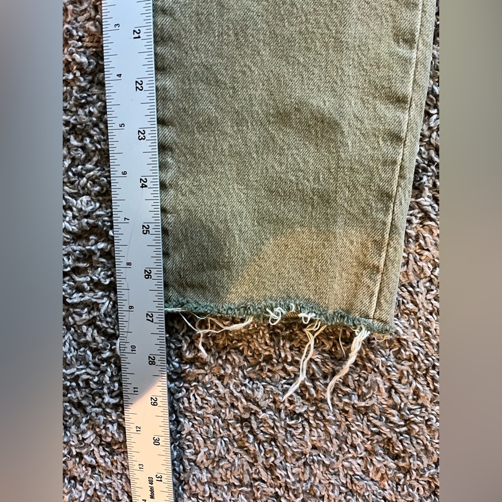 We The Free Button Fly Distressed Jeans Women’s Size -27 Olive Green - Picture 7 of 8